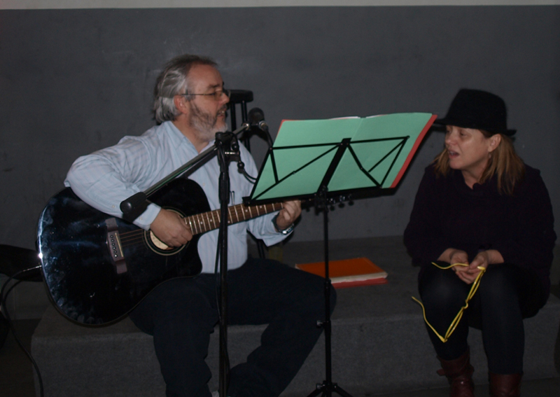 En el pub Nacha, cantando en el Jam-cumple